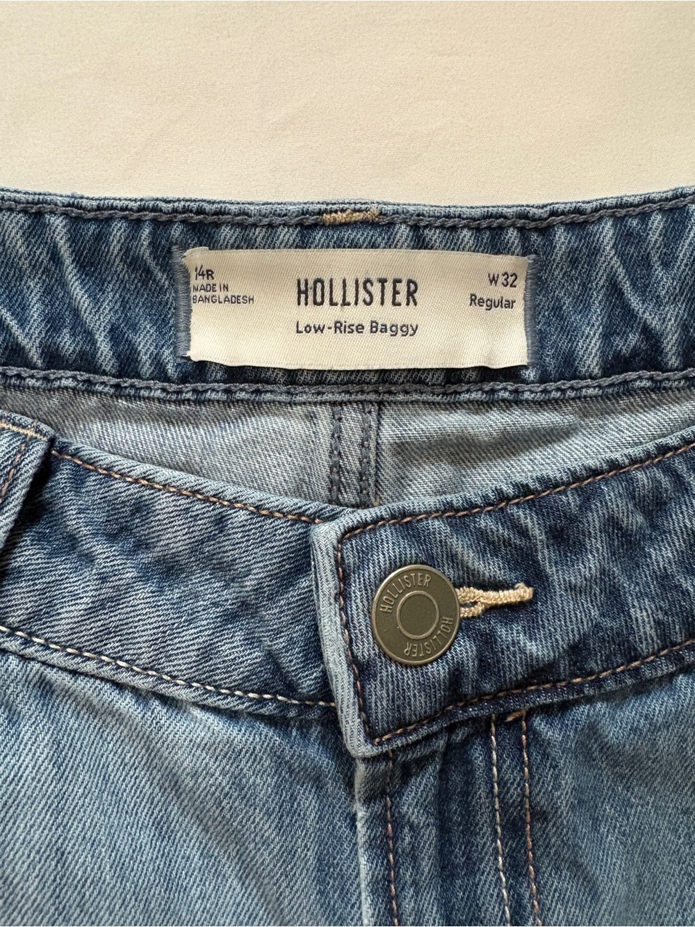 Hollister Women's Low-Rise Boyfriend Jeans - Size 14 - Medium Light Blue
